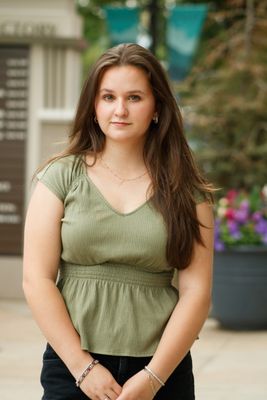 Portrait of Ariel Higgins, Realtor®.